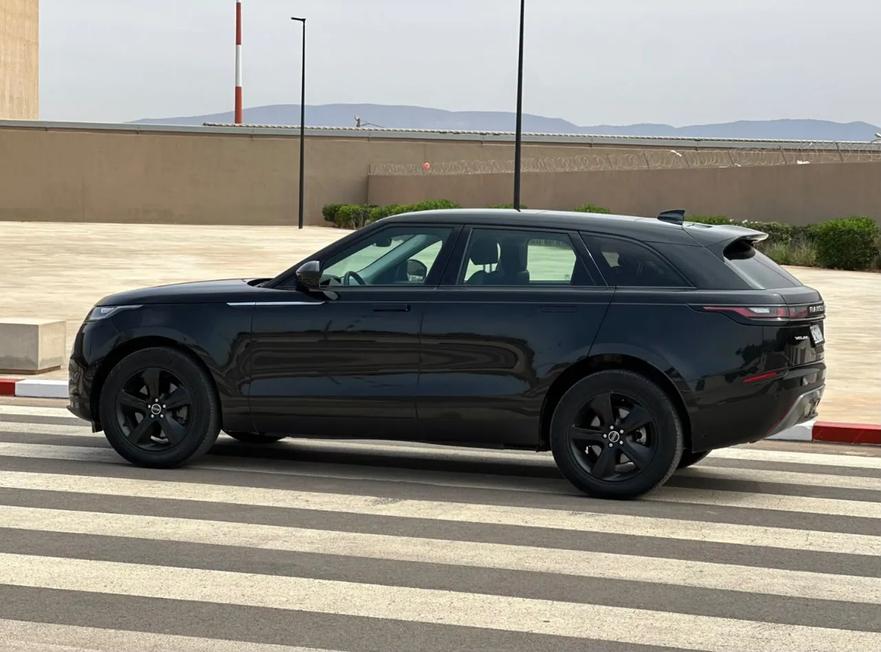Range Rover Velar side profile
